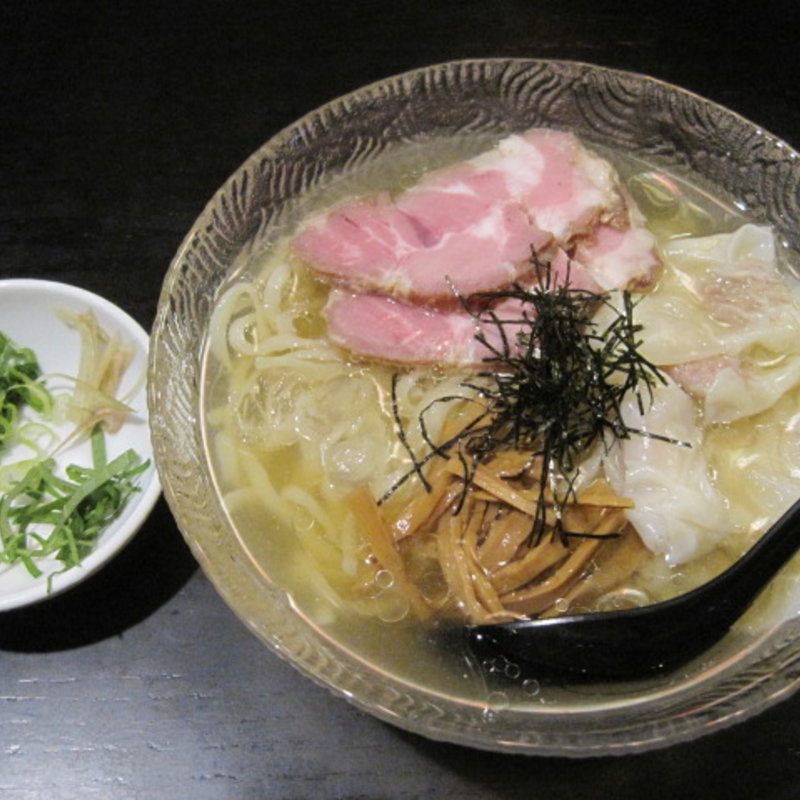 冷やし煮干ワンタン麺(ヘルズキッチン )