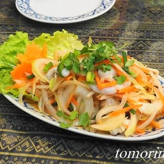 イカのスパイシーサラダ(タイ料理 ペンタイ)