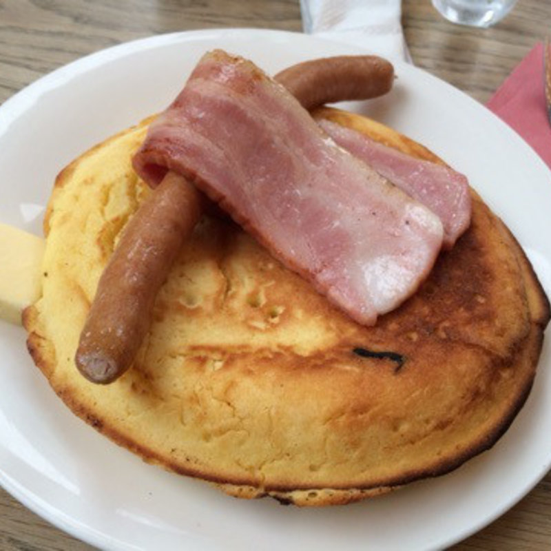 パンケーキ（ベーコンソーセージ）(ヘンリーグッドセブン)