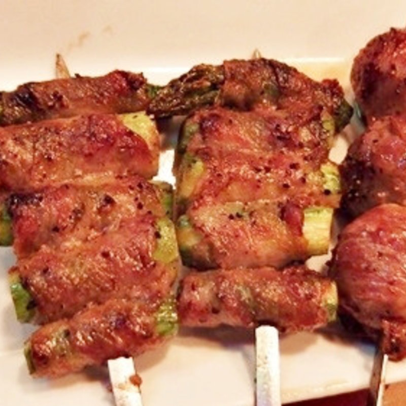 アスパラ肉巻串(えびカニ喰酒iKURA)