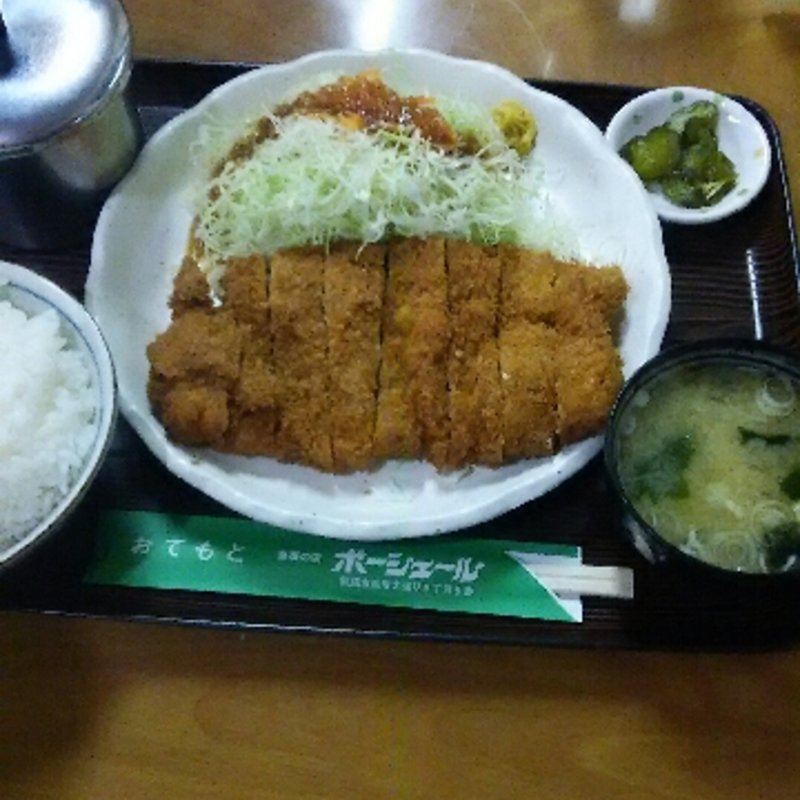 トンカツ定食(ポーシェール )