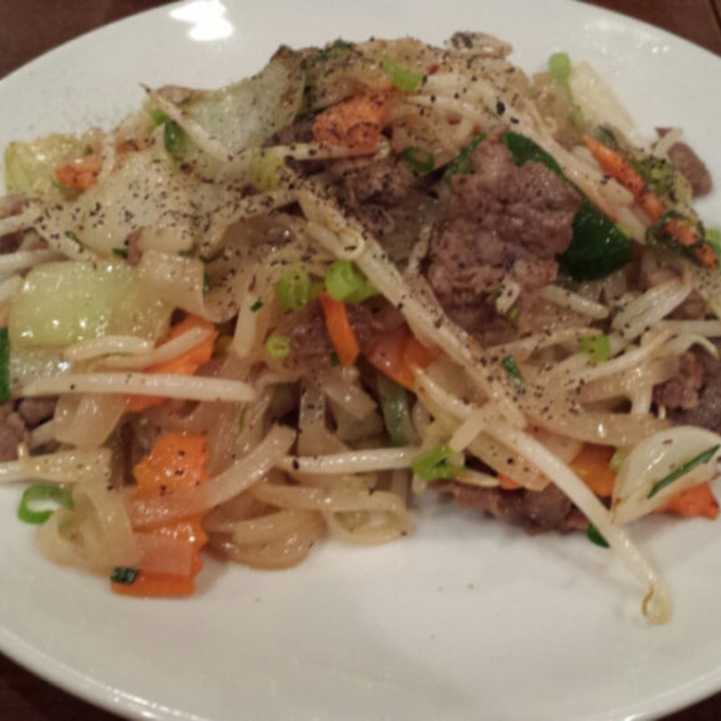 豚肉とフォーの炒め(ベトナム料理 ホァングン 渋谷文化村通り店)