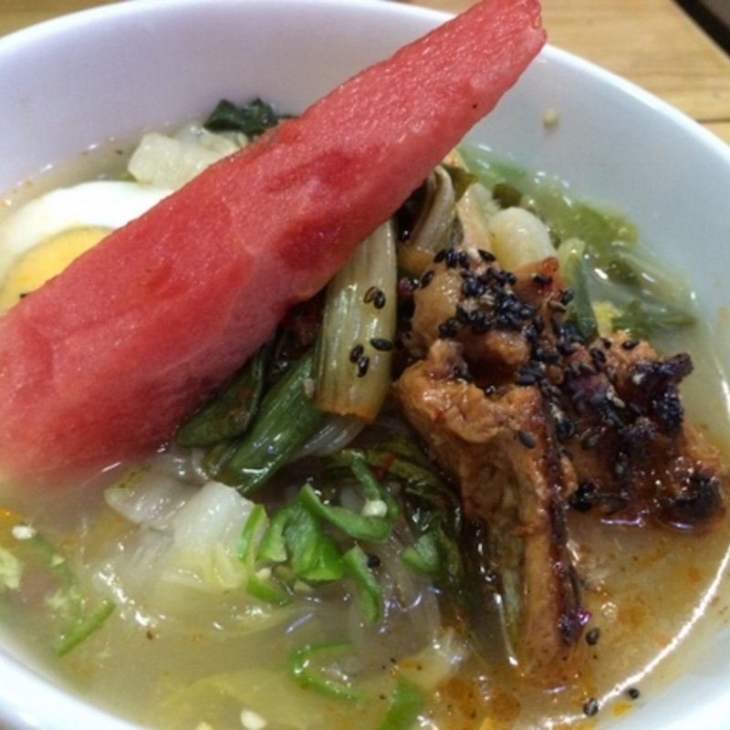 自家製フルーツソースで焼いた焼き豚入りミニ冷麺(博多屋台 一心 （ハカタヤタイ イチシン）)