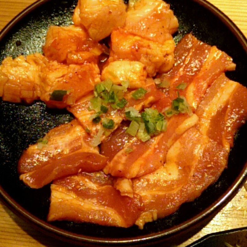 豚肉とミノサンド(ホルモンまる)