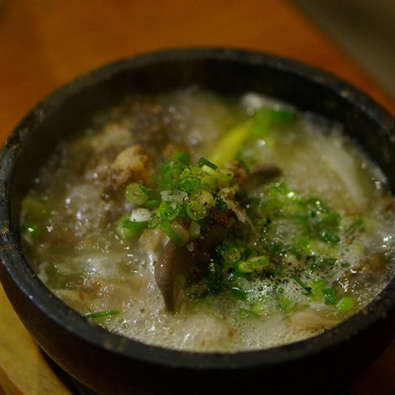 壺に漬け込んだアバラ(ホルモン家 徳侍郎 )