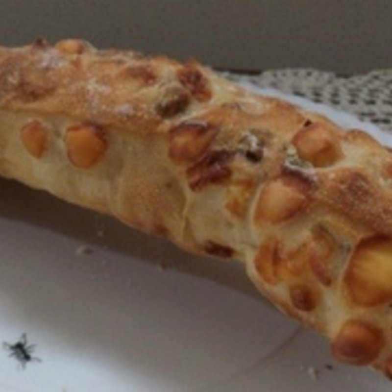 くるみとスモークチーズのバトン(ボンヌール・メゾン 駒沢本店 （BonheurMaison）)