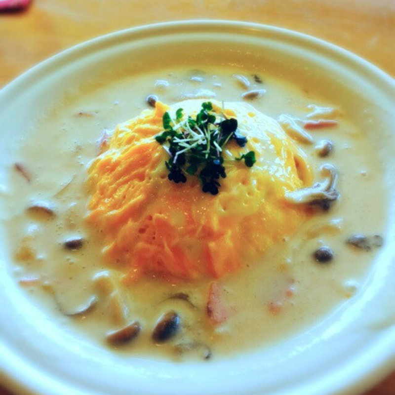 クリームきのこオムライス(ボンヌシャンス )