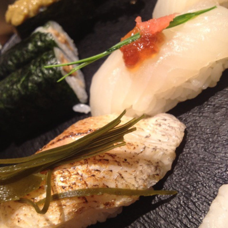 寿司　盛り合わせ(まぐろと魚貝とうまい酒　 寿し常 成増店)