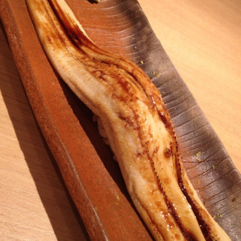 穴子を一匹つかった握り(まぐろと魚貝とうまい酒　 寿し常 成増店)