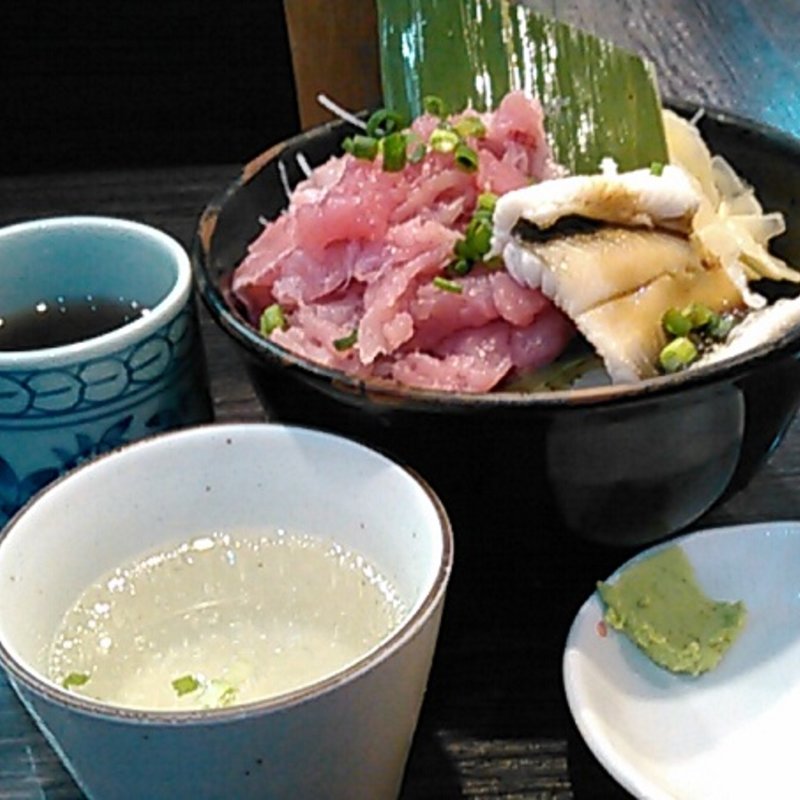 生マグロ中落ち＆江戸前煮穴子(まぐろのなかだ屋)