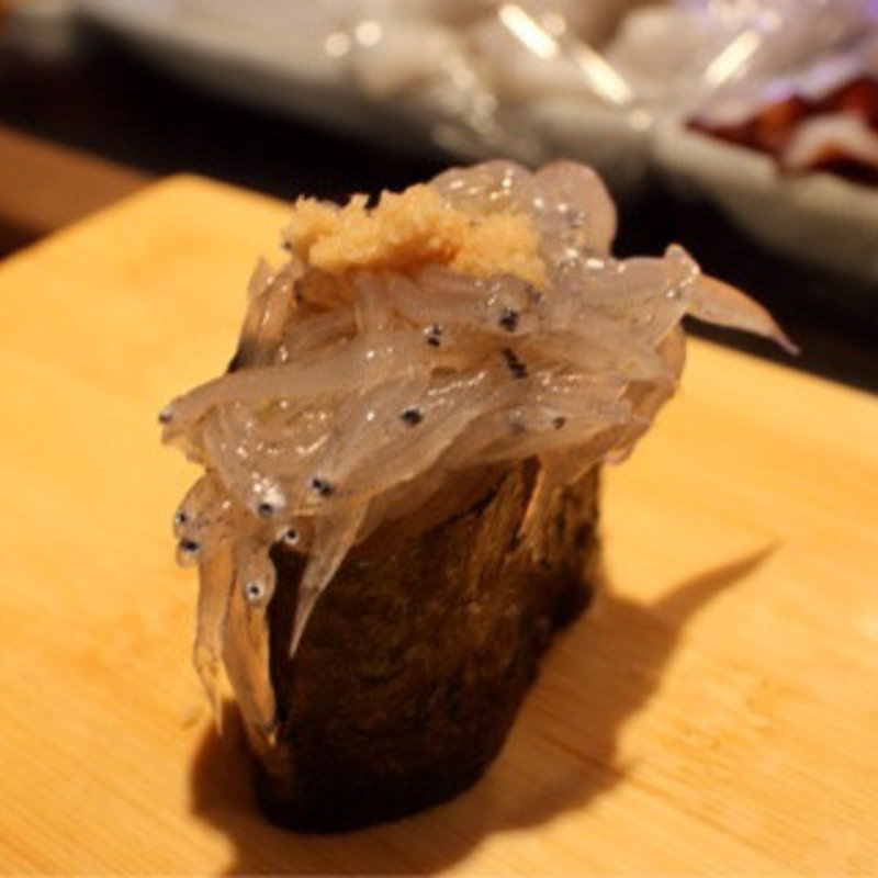 生しらす(立喰い鮨 まぐろ人 御徒町出張所)
