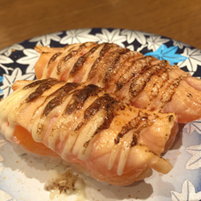 炙りサーモン(まぐろ家まる東香里店)