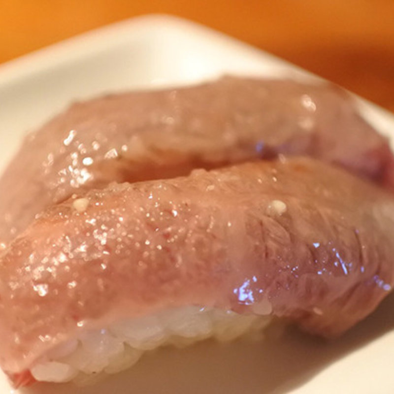 石垣牛の炙り寿司(マグロ専門居酒屋ひとし)