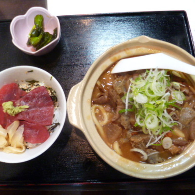 もつ煮込みうどん定食(まぐろ屋本家)