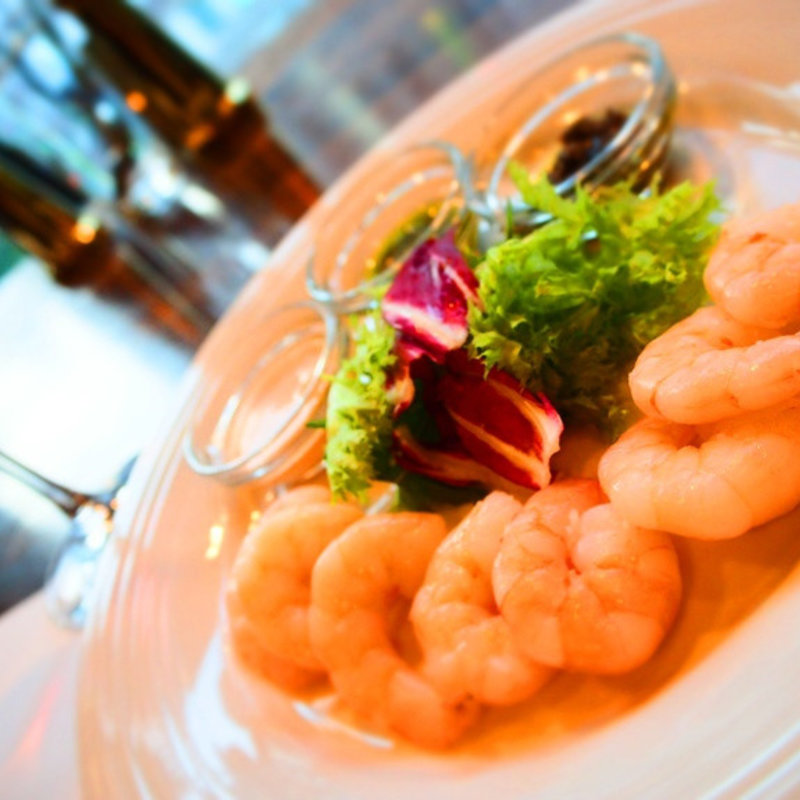 シュリンプカクテル─3種類のソースで─　(マダムシュリンプグレイス )