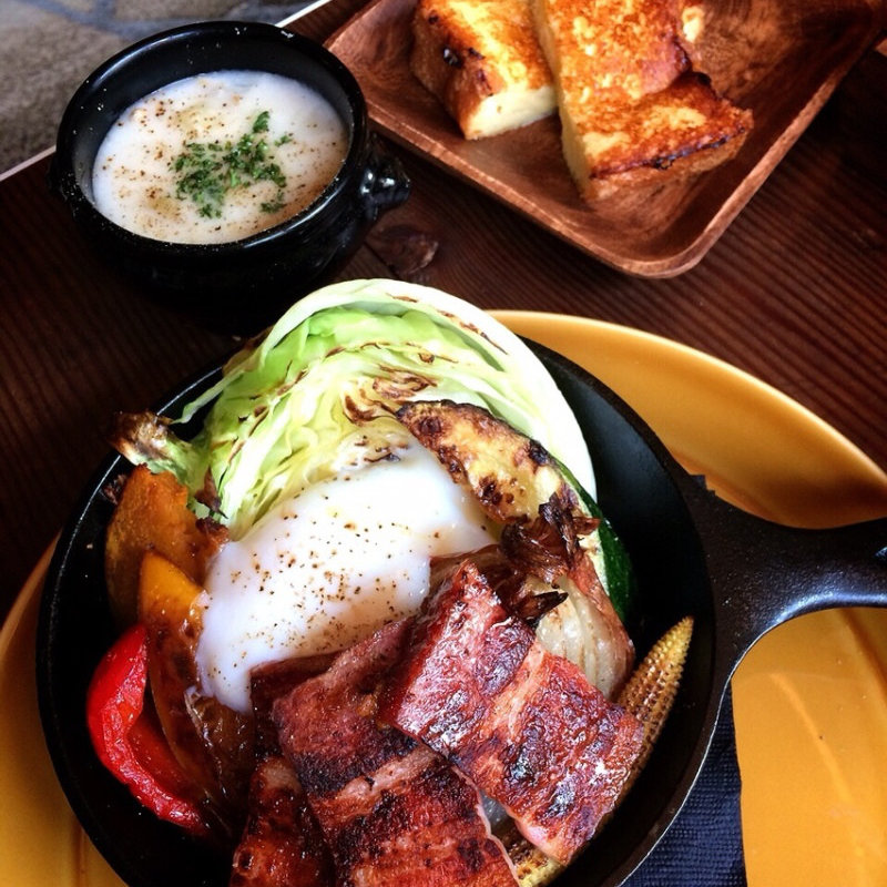 季節野菜と厚切りベーコンのグリルサラダ(マディソン ニューヨーク キッチン)