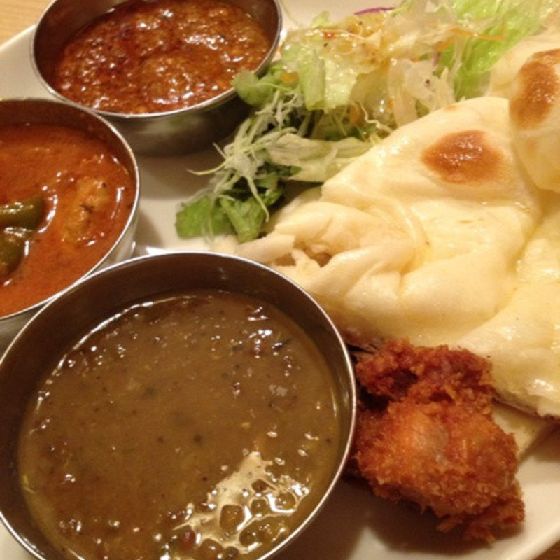 カレーの食べ放題(マナカマナ)