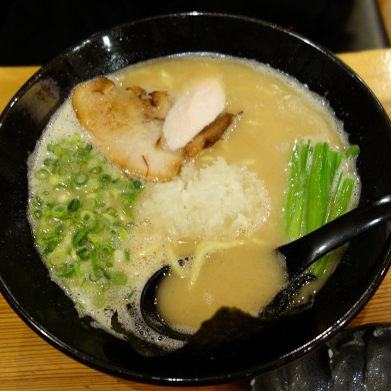 鶏白湯らーめん(六代目らーめん処 まるは極 西船橋店)