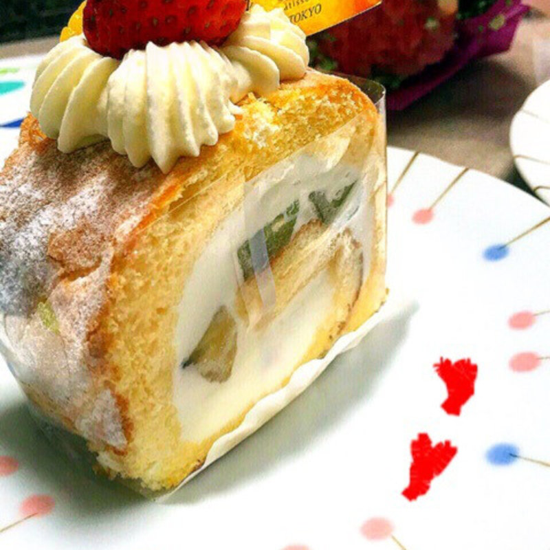 フルーツシューロールケーキ(マロニエ 本店 )