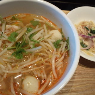 トムヤムヌードル(マンゴツリーカフェ横浜)