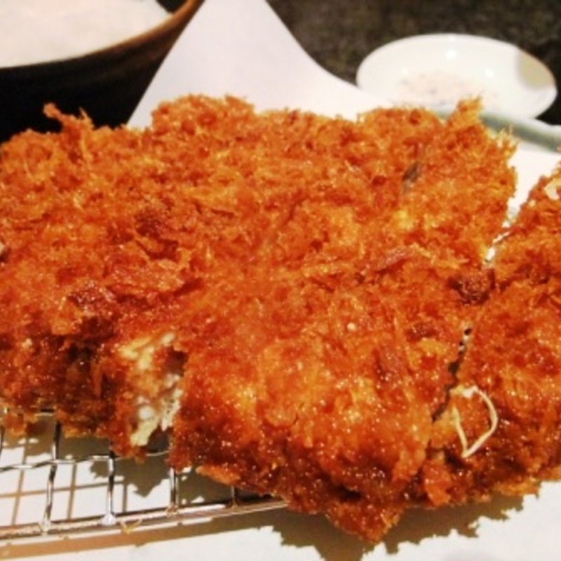 60匁（もんめ）豚カツ(とんかつ マンジェ)