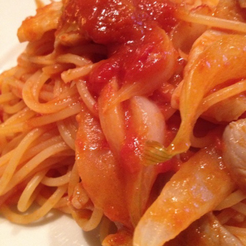 パスタ トマト(マンマ・ブッファラ （Mamma Bufala）)