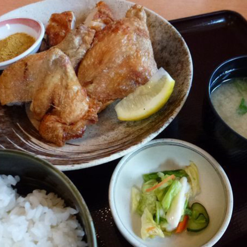 丸鶏のから揚げ(丸鶏 ステーキみさき食堂)