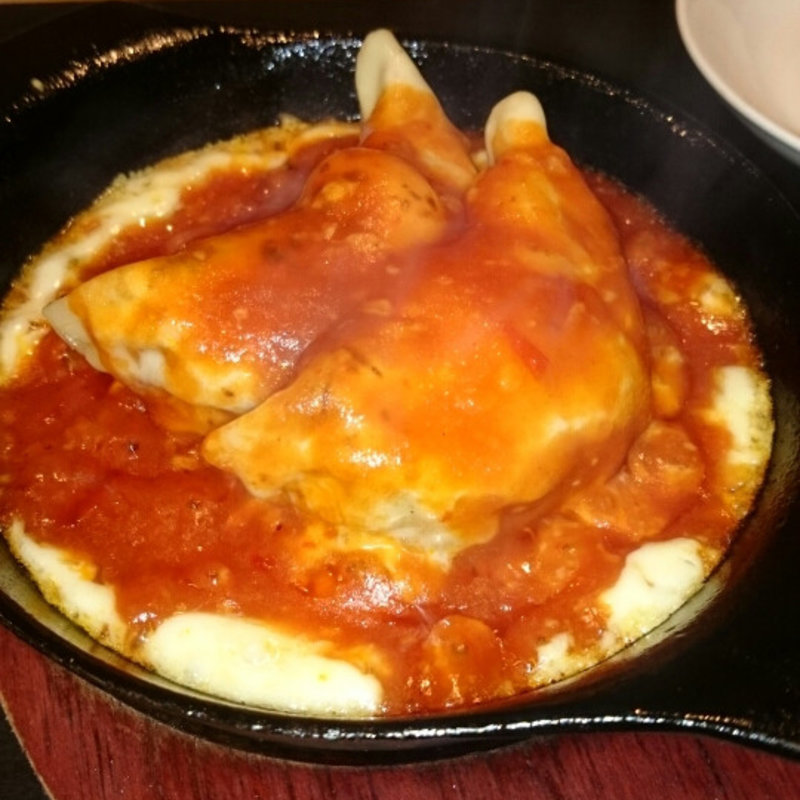 とろ～りチーズとチリソースの餃子(餃子ダイニング Mi－chuca)