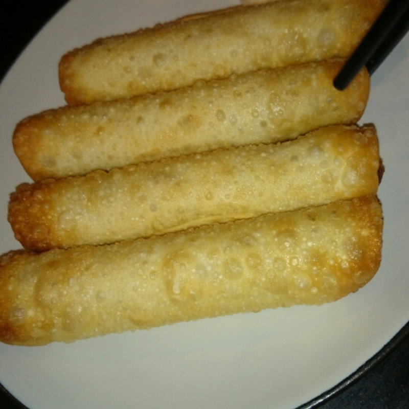 餃子の皮で巻いたウィンナー(餃子ダイニング Mi－chuca)