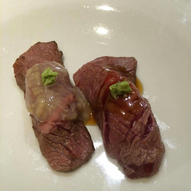 淡路牛の炙りの握り(みつや)