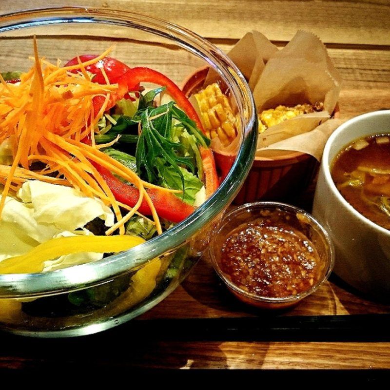 10品目季節のサラダランチ(みのりカフェ 福岡パルコ店)