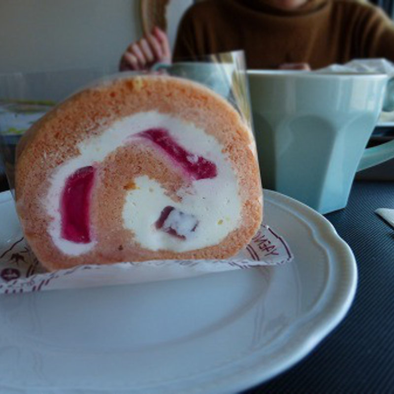 桜ロール(ミュージアムカフェ マルク)