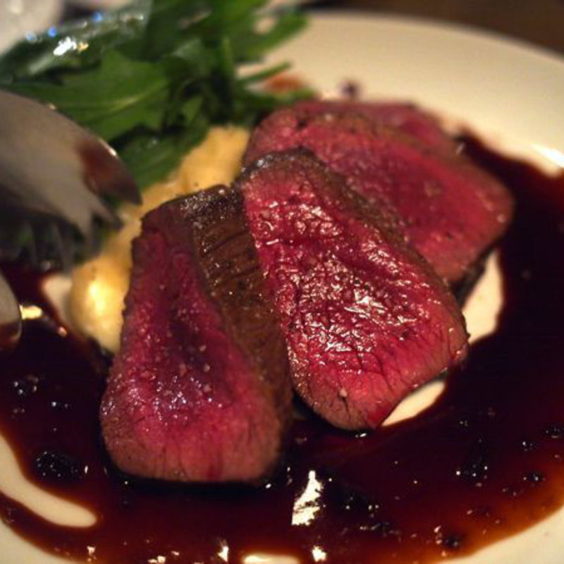 エゾ鹿のロースト　赤ワインソース(ミルヴァン フィオーリ)