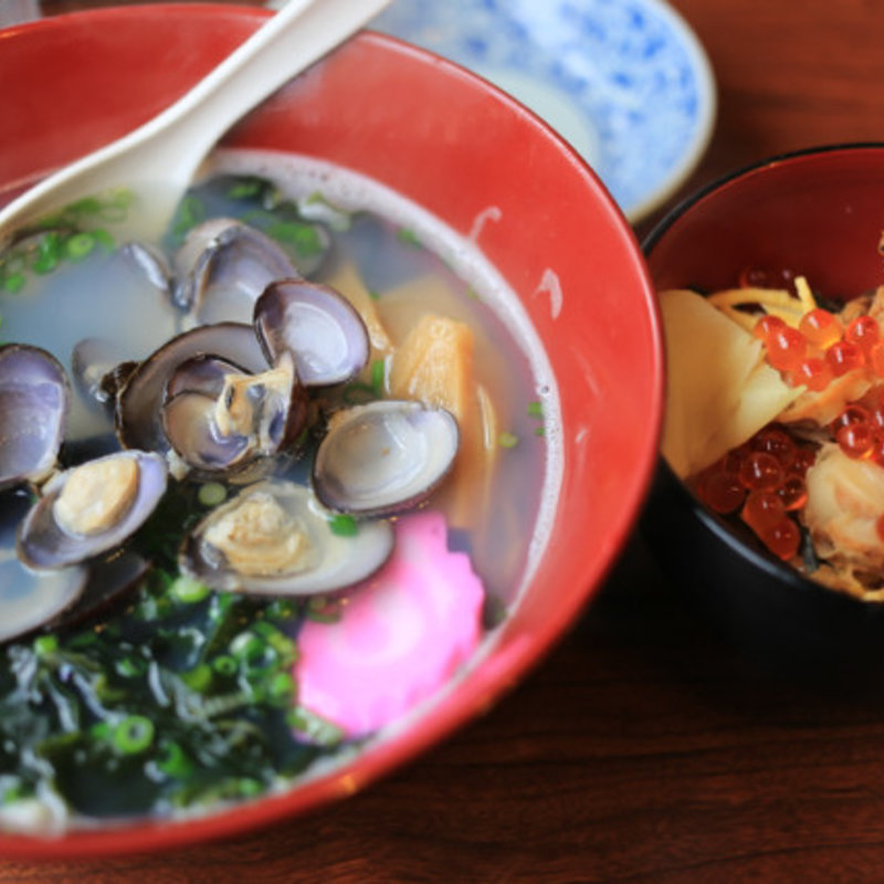 しじみラーメンとホタテちらし丼のセット(めぇ )