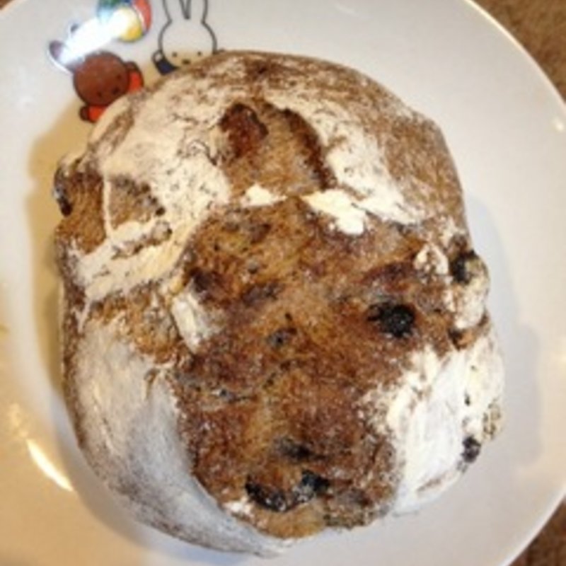 レーズンとくるみのカンパーニュ(メゾンカイザー)