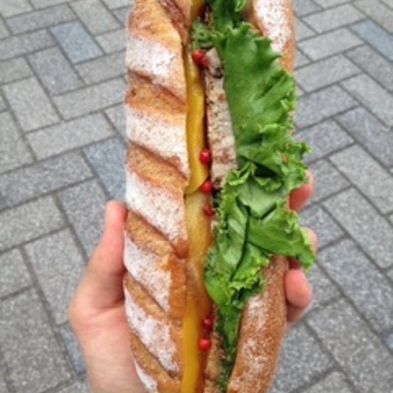 豚のパテとマンゴーのサンドイッチ(メゾンカイザー)