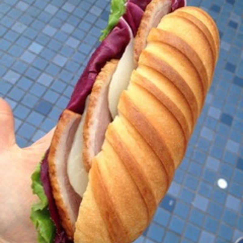 鴨肉と洋梨のサンド(メゾンカイザー)