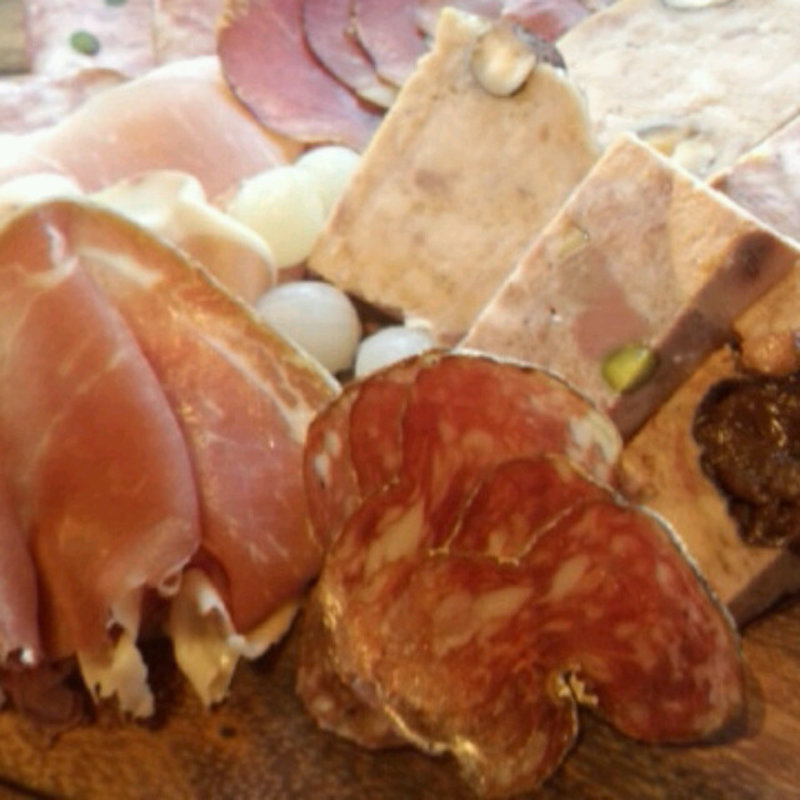 ハムとテリーヌの盛り合わせ(メツゲライクスダ 芦屋店)