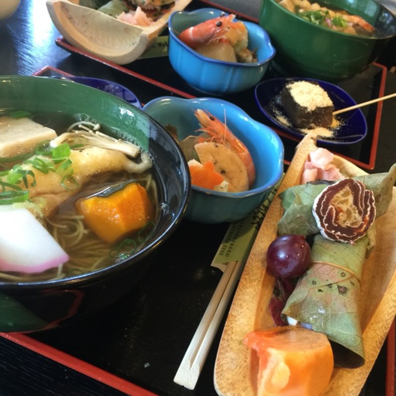 天然よもぎニュー麺定食(めんどや )