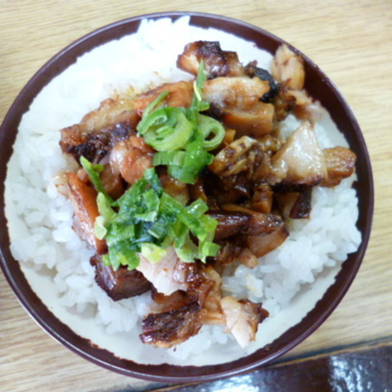 ミニチャーシュー丼(めんめん・かめぞう)