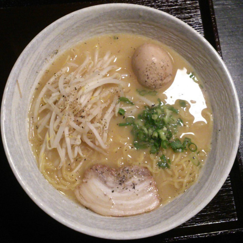 カレーラーメン(メンヤ カツ （MENYA KATU）)