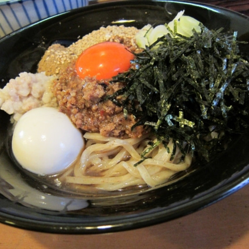 まぜそば（紅孔雀味玉入り）(めんや 一音)