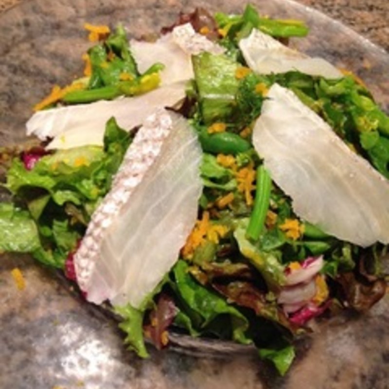 鯛カルパッチョと春野菜のサラダカラスミ風味(MOKUOLA -lumine ikebukuro- モクオラ -ルミネ池袋-)