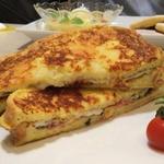 モッツァレラチーズ＆生ハムフレンチトーストサンド