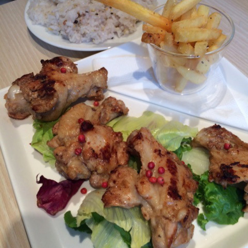 スパイシーチキン(モケス ブレッドアンドブレックファースト 中目黒店)