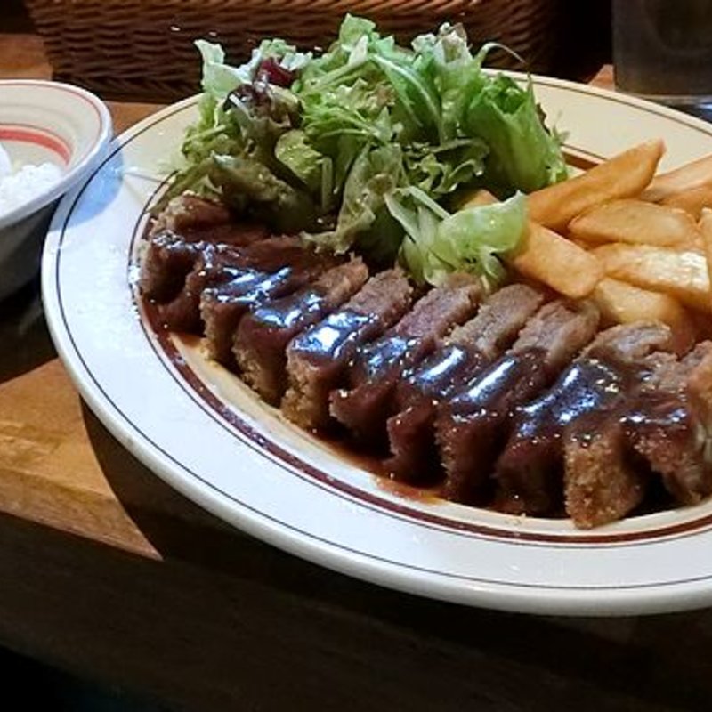 ビーフカツランチ(モツビストロ天神ホルモン KITTE博多店)