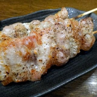 豚バラ串(もつ専門店 彩)