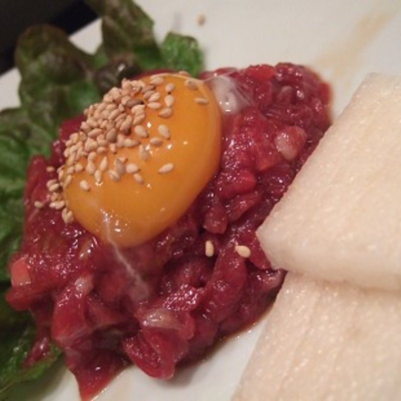 ユッケ(もつ鍋 笑楽)