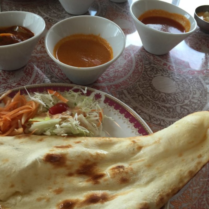 カレー3個＋ナン＋デザート＋ドリンクのセット(モティ 二子玉川店 )