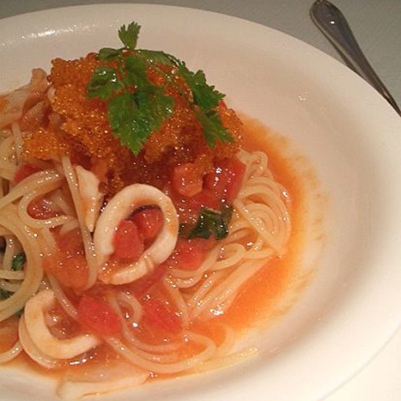 冷たい海の幸のカペリーニ　とびっこをのせて　　(モルトヴォーノ／博多都ホテル)